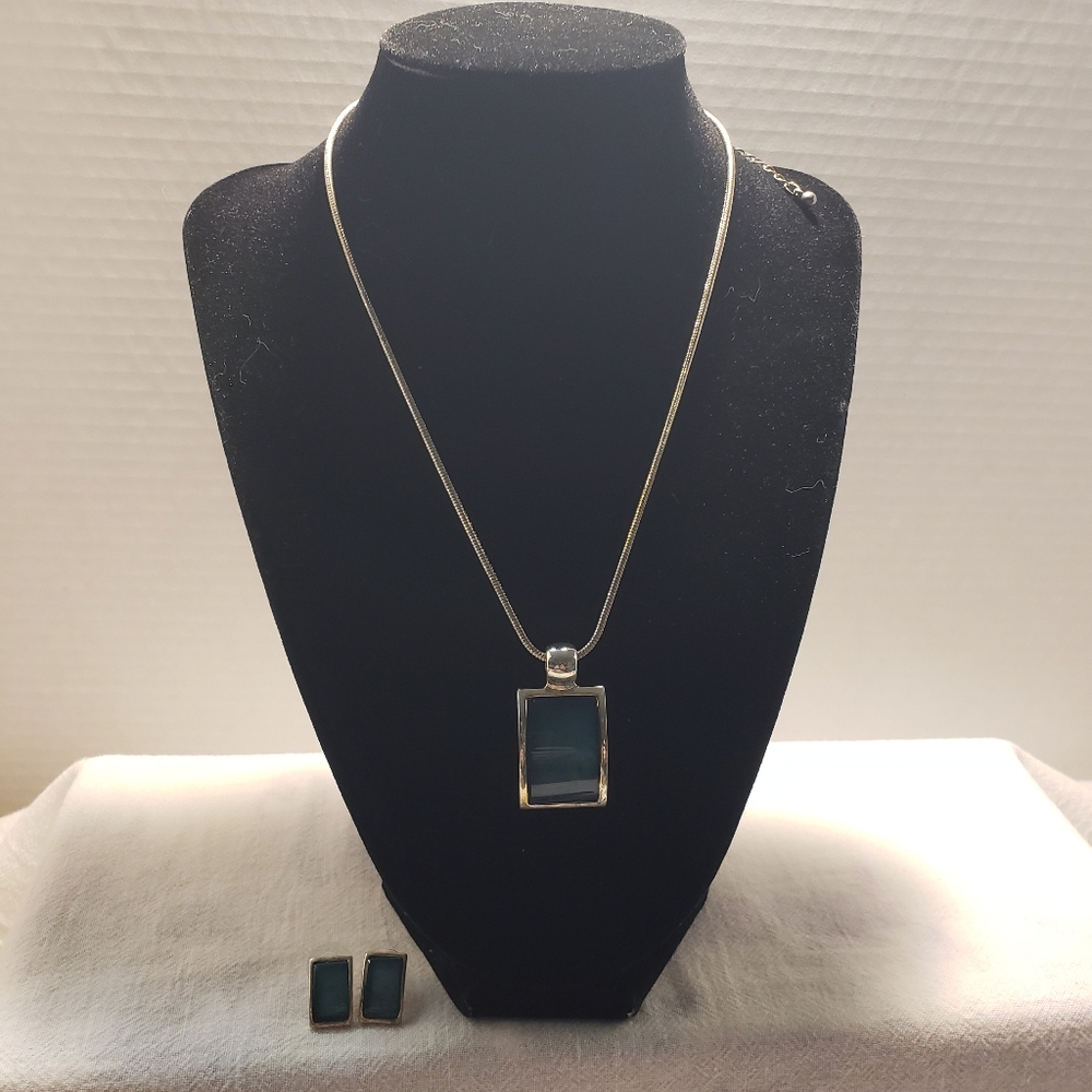 Gorgeous Kenneth Cole Aqua Prism Necklace and Pierced Earrings
